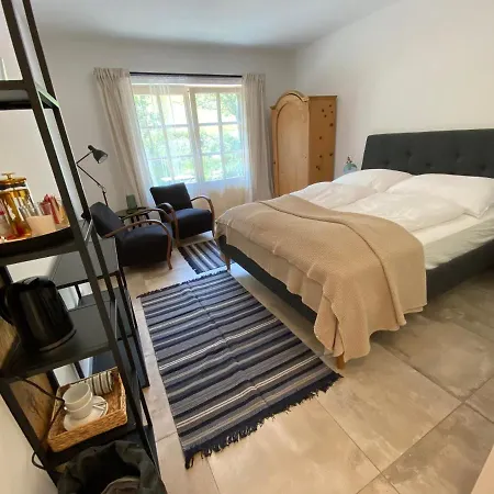 Mitterattweng-florian Und Monika Clodi * تروكيرشن